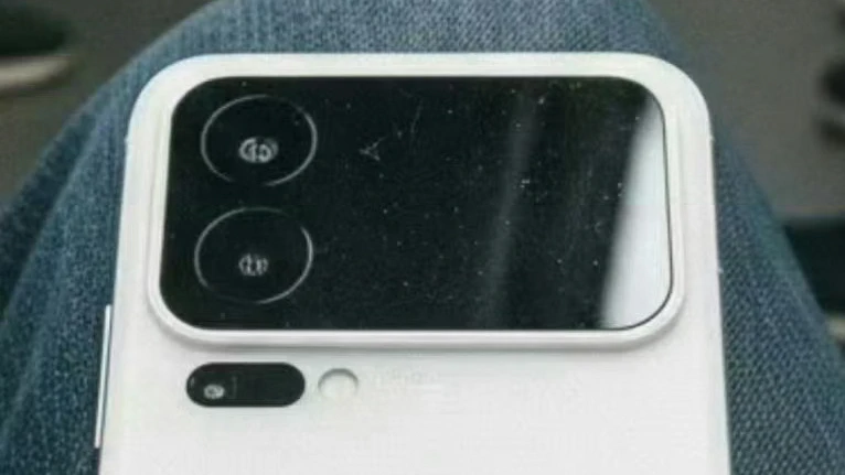 Xiaomi 16 Pro Max lộ hình ảnh màn hình phụ ở mặt lưng