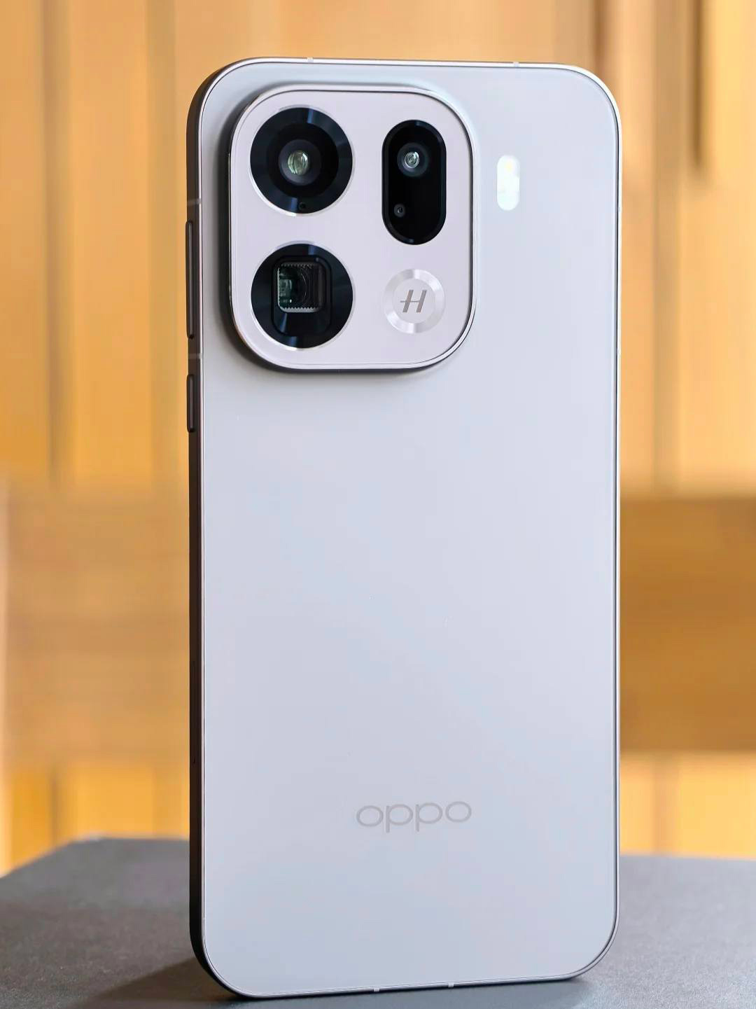 OPPO Find X9 series ra mắt: camera 200MP, pin 7.500mAh